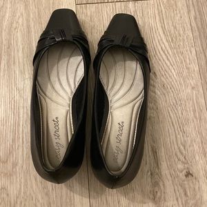 Black easy street heel shoes